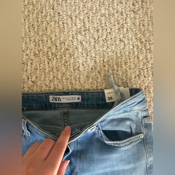 Zara Flare Fit Jeans - Picture 4 of 4